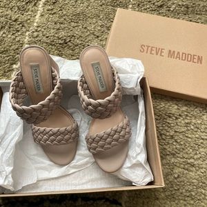 Steve Madden Tielo heels in Taupe. Size 8.5
